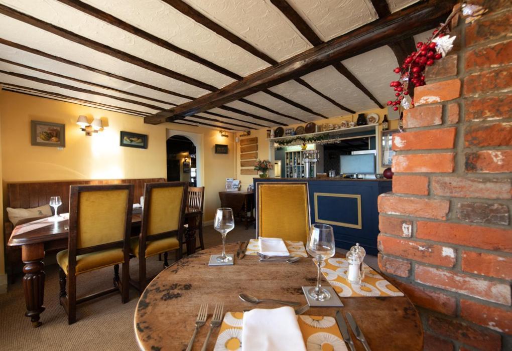 The Pheasant Public House & Hotel Gestingthorpe Buitenkant foto
